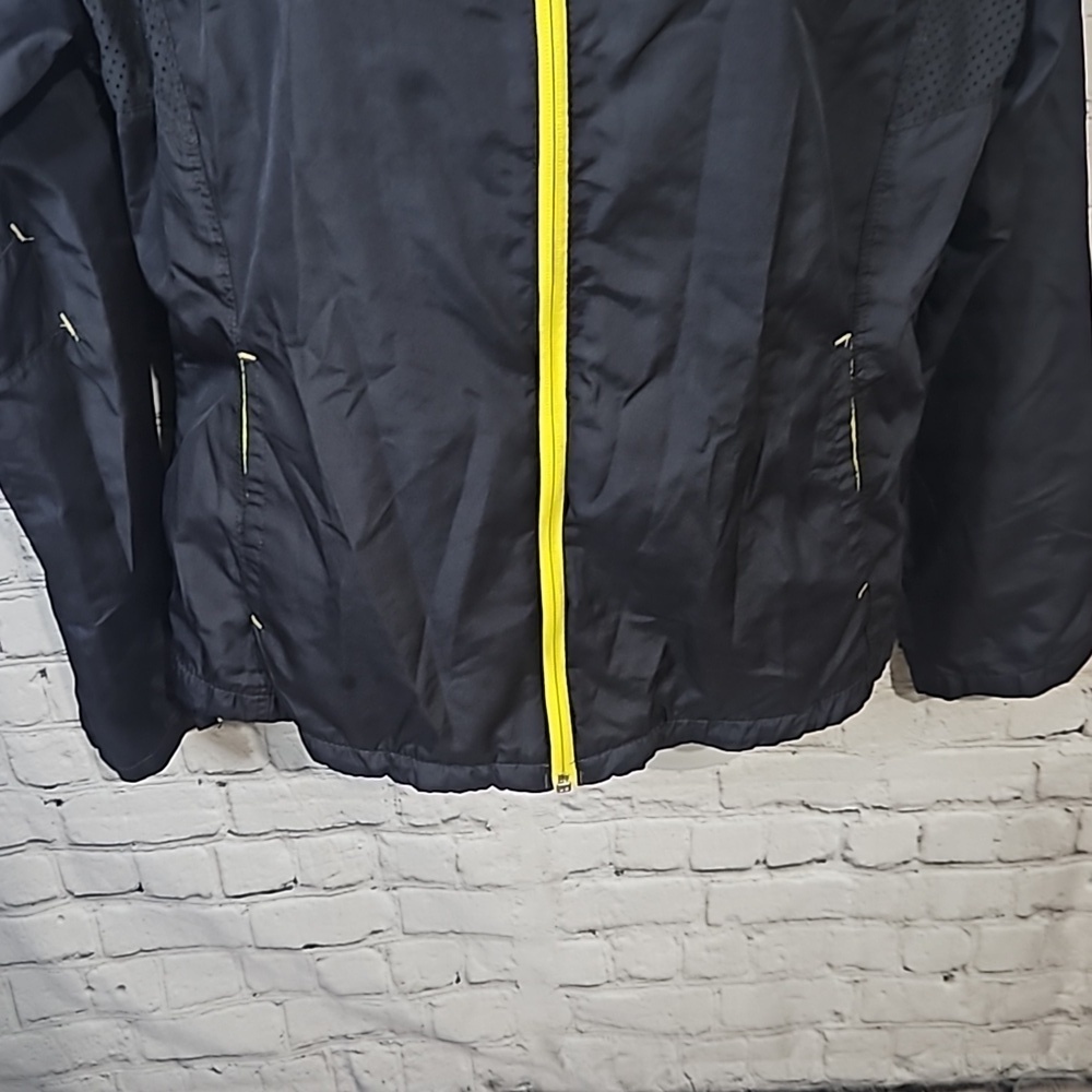 Lightweight athletic jacket - Picture 3 of 10